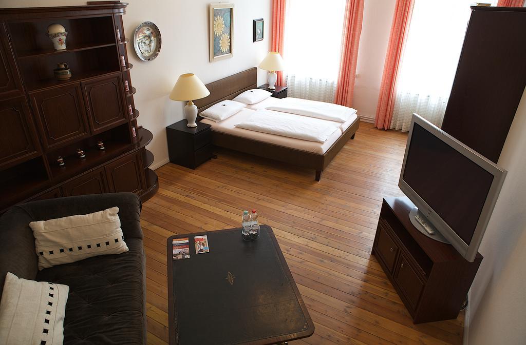 Two-Bedroom Apartment (2-6 Adults)